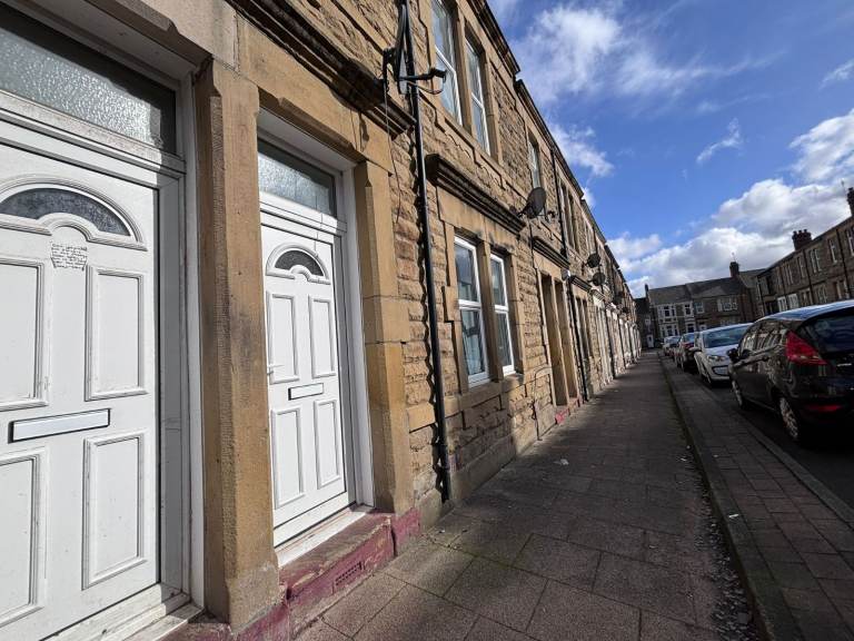 Spacious 2 bedroom Lower Flat available to rent  - Asher Street, Felling