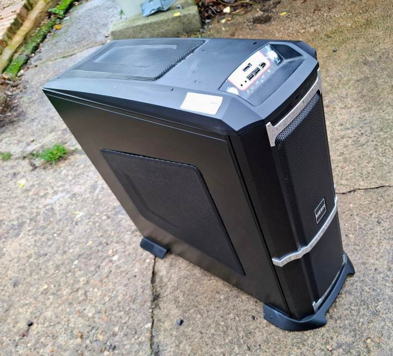 Mesh Full Tower PC Case with 700w PCI-E X-Power PSU