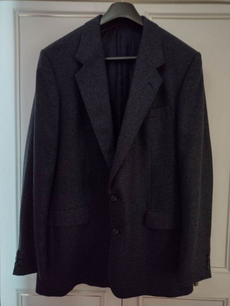 Burton 2 Piece Warm Wool Suit in a Bluey/Grey Colour. Chest 40 inch Waist 30 inch Leg 29 inch.