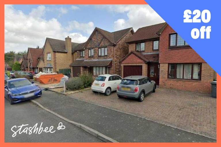 Garage to rent in Tamworth (B77) | Stashbee