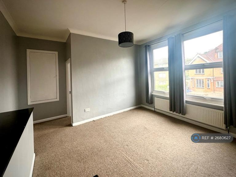1 bedroom flat in Chatsworth Rd, Croydon, CR0 (1 bed) (#2680627)
