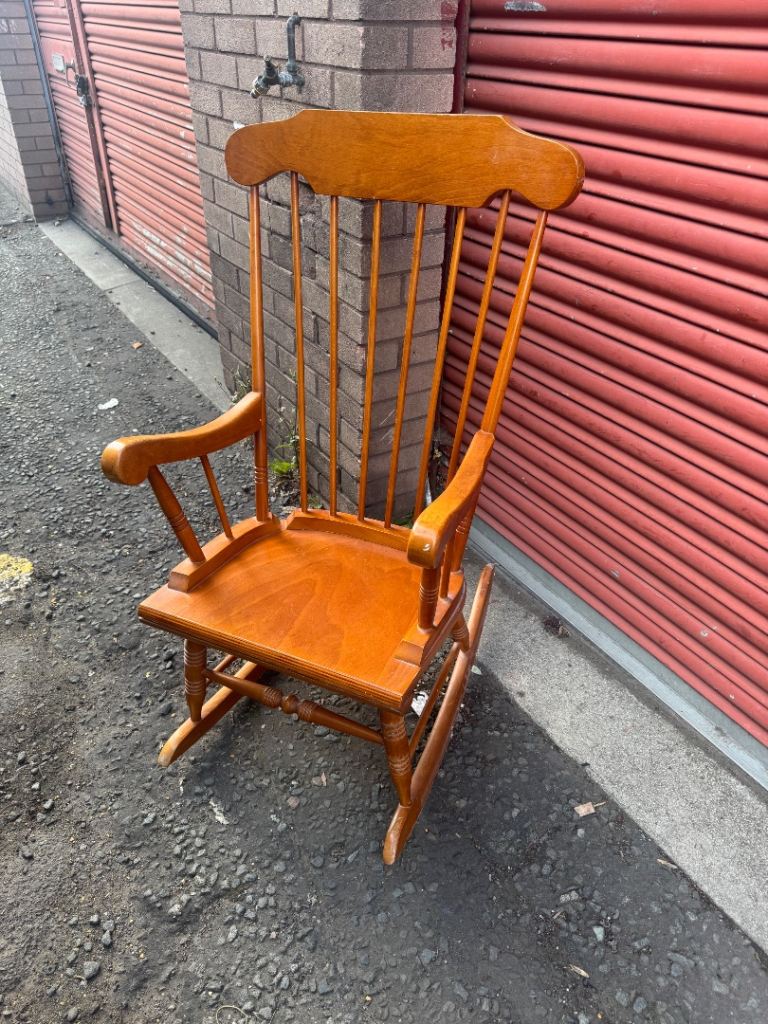 Traditional Wooden Rocking Chair – Good Condition