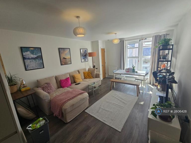 2 bedroom flat in Adams Close, Poole, BH15 (2 bed) (#2806428)