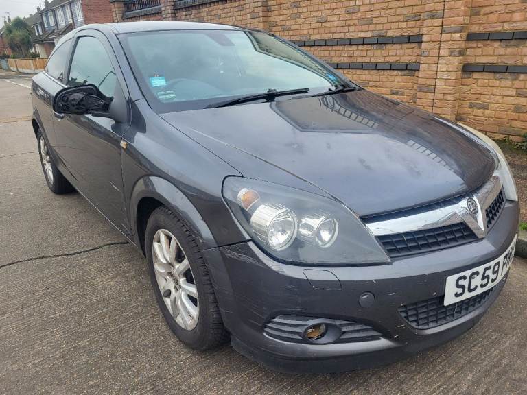 Vauxhall Astra 1.6 exclusiv. 2010. Mot july. 