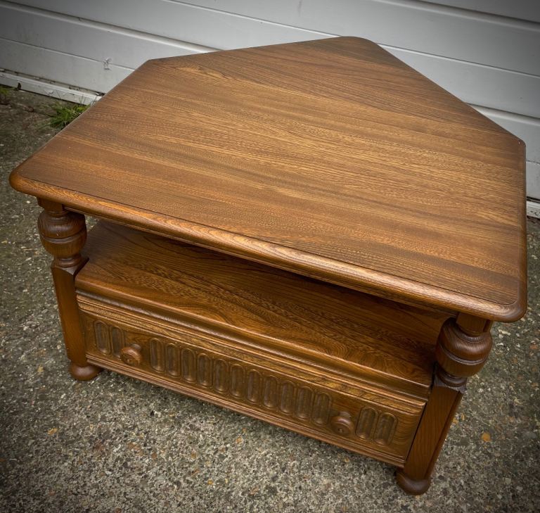 Ercol 929 coffee table/ tv corner unit