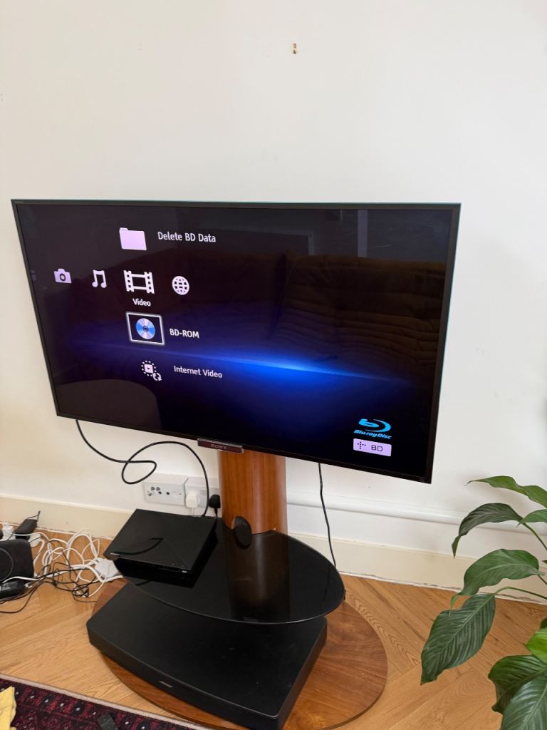 46inch SONY 3D HD LCD tv (with stand, blu ray player)