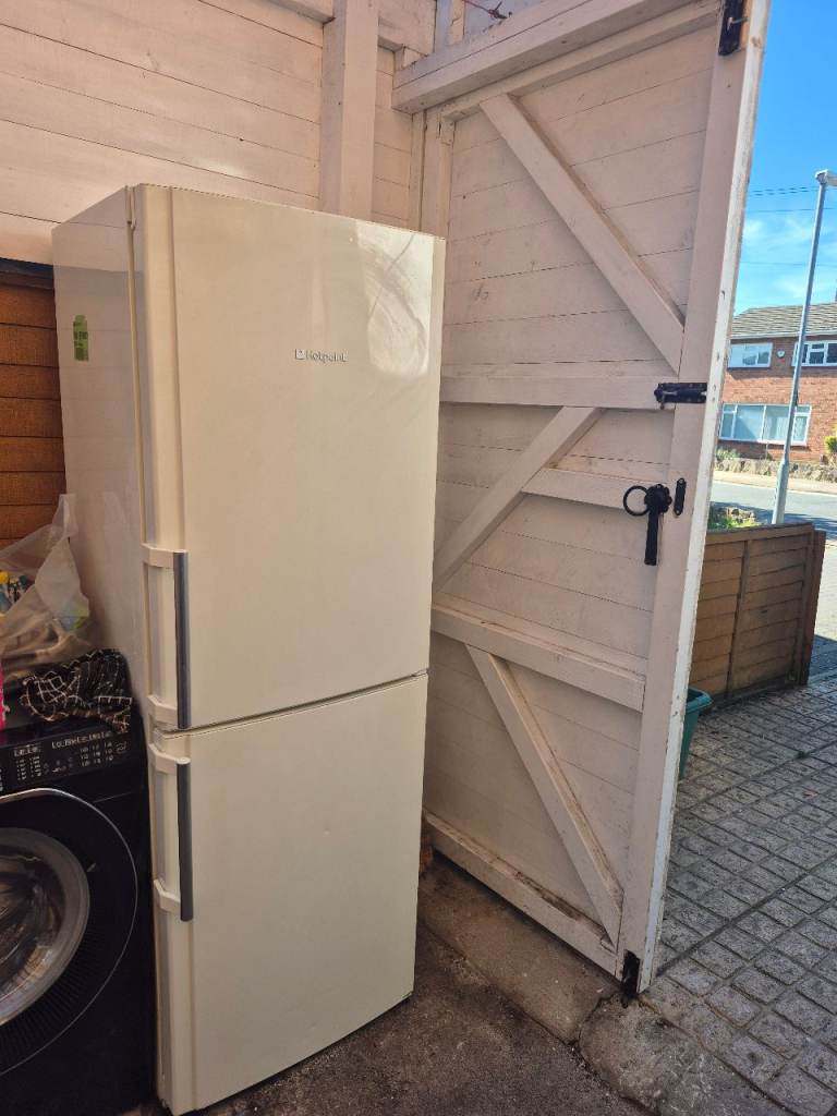 Fridge freezer 