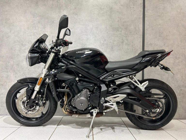 68/2018 Triumph Speed Triple 765 S - 2324 miles - IMMACULATE!
