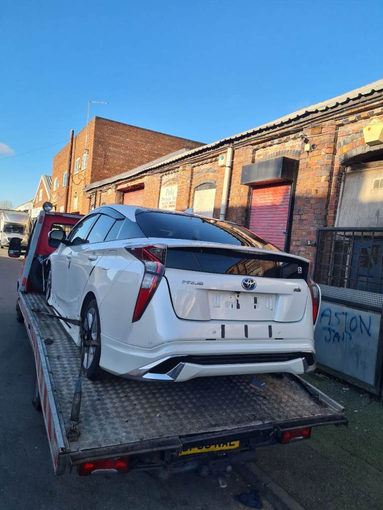 Toyota prius 2017 gen 4 breaking 