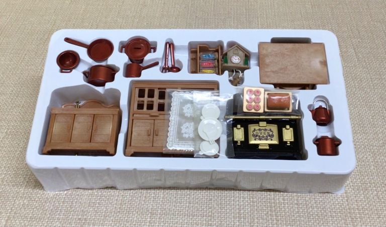 NEW Sylvanian Families Country Kitchen Set