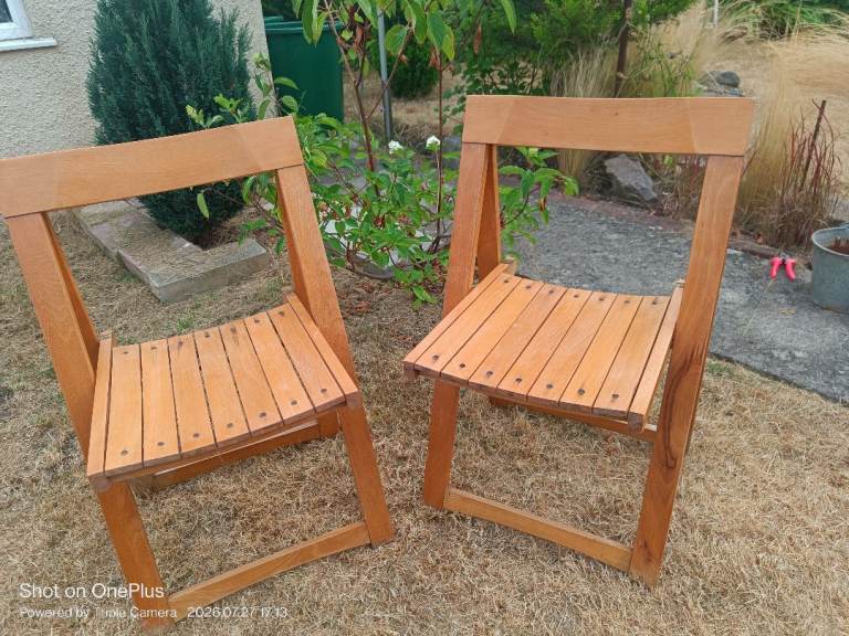 Pair of Wooden Folding Garden Chairs – Good Condition
