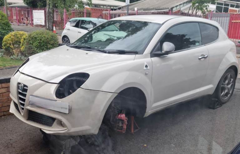Alfa romeo mito 1.4 cloverleaf breaking 