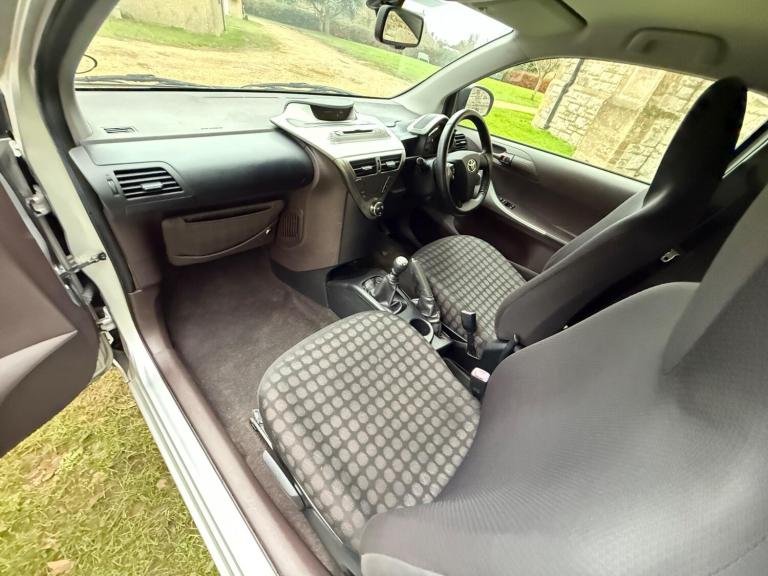 2009 Toyota IQ 1.0 VVT-i 2 Euro 4 3dr HATCHBACK Petrol Manual