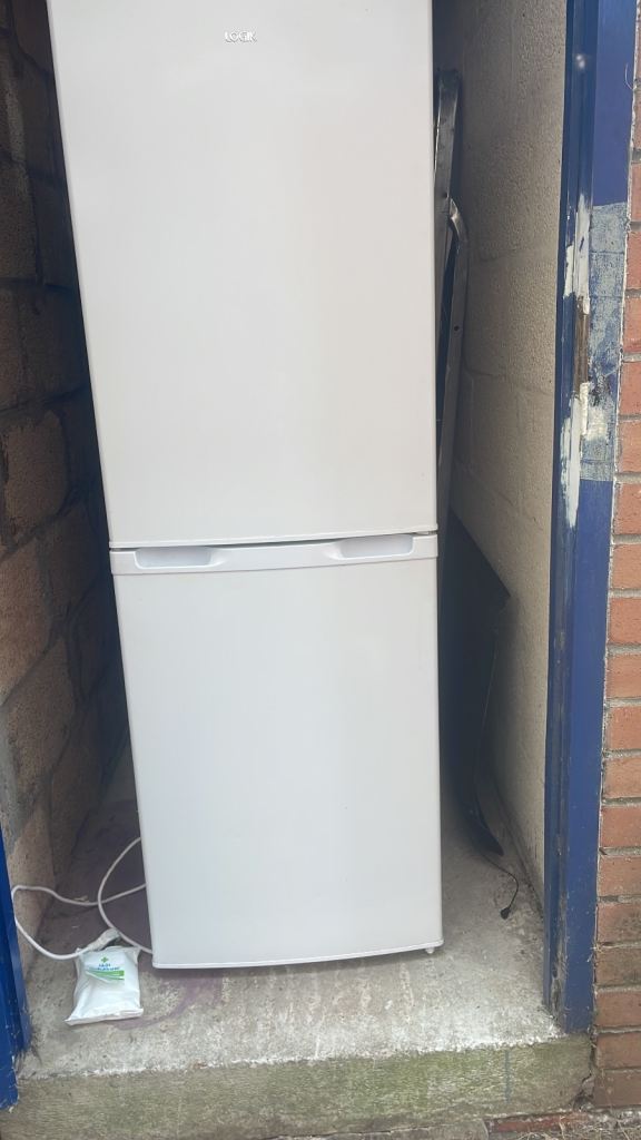 Zanussi Freestanding Fridge Freezer - White, Good Condition