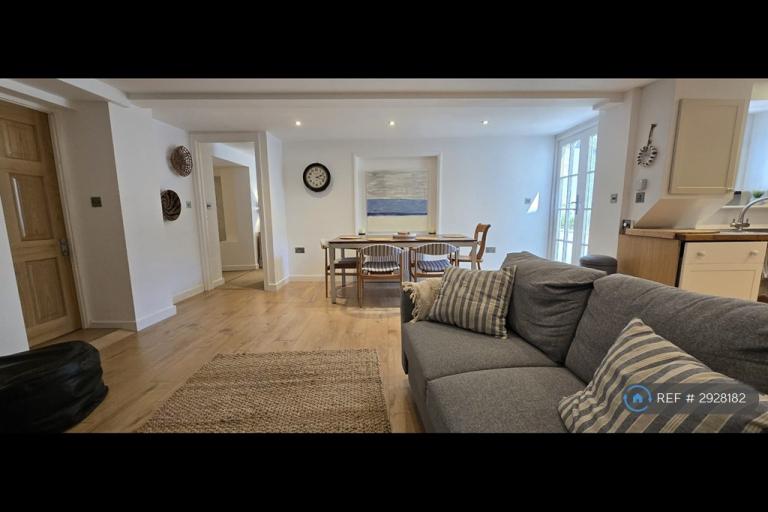 1 bedroom flat in Upper Lemon Villas, Truro, TR1 (1 bed) (#2928182)
