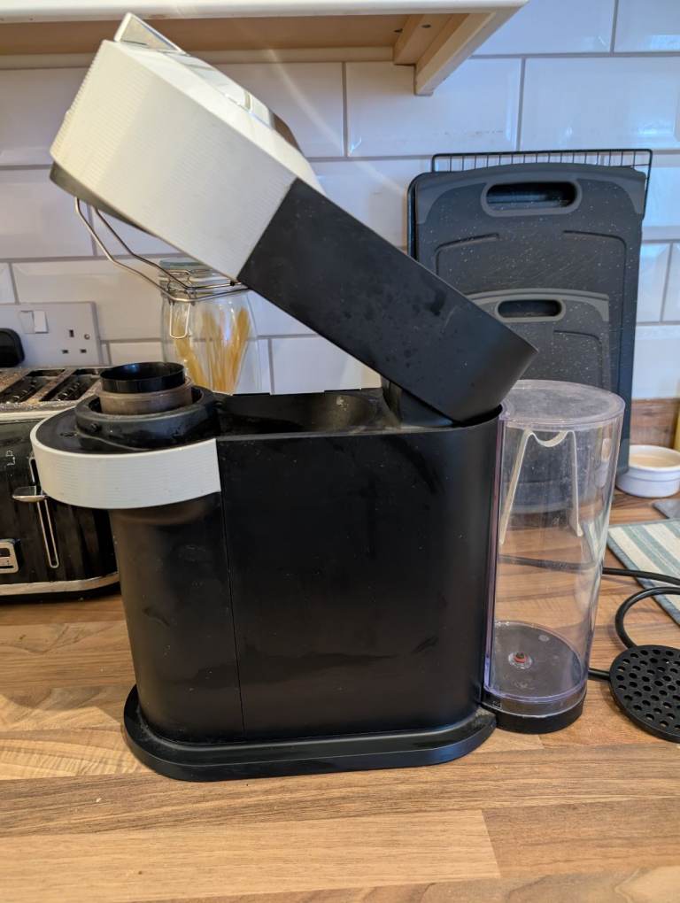 Nespresso Vertuo Next XN910