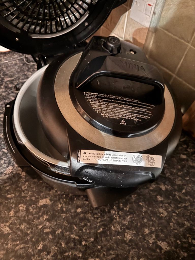 Ninja Foodi Pressure Cooker & Air Fryer
