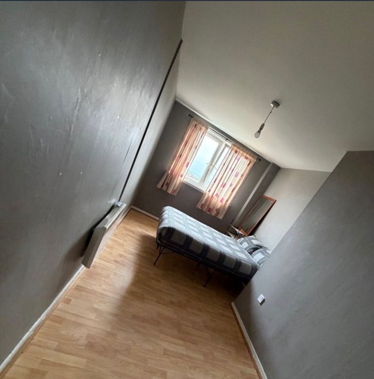 Large Double Room For Rent 