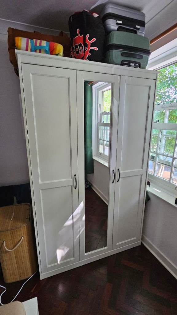 SONGESAND Wardrobe from IKEA - Excellent Condition