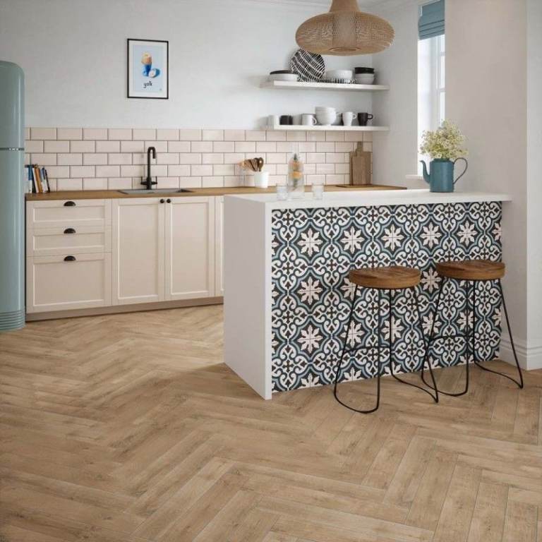 Daintree (Caledonian) Oak Matt Parket2 Porcelain Herringbone floor tile