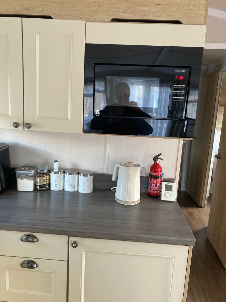 Swift Burgandy 2018 2 bedroom  6 Berth