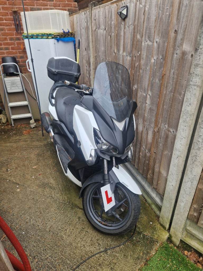 Yamaha xmax 125cc low mileage 