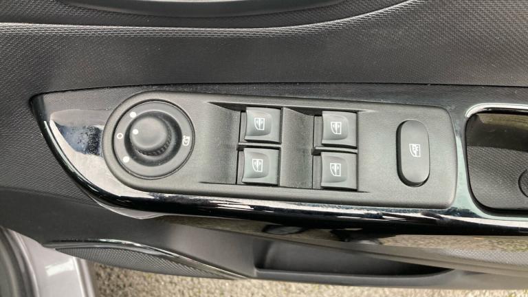 2014 Renault Captur 1.5 dCi 90 Dynamique S MediaNav Energy 5dr Diesel Hatchback Hatchback Diesel ...