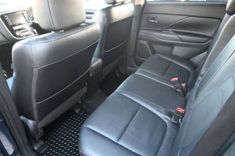 2017 Mitsubishi Outlander 2.2 DI-D 4 SUV 5dr Diesel Manual 4WD Euro 6 (s/s) (147 ps) ESTATE Diese...