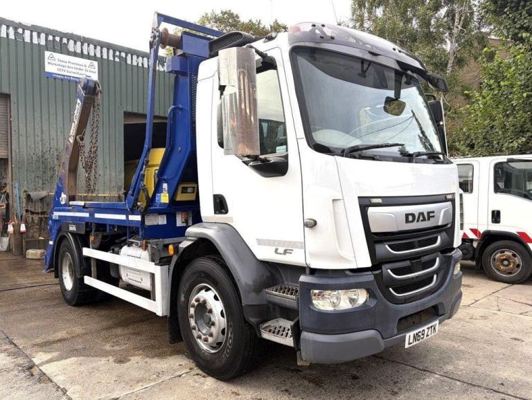 2019 DAF LF-260 SKIP LOADER