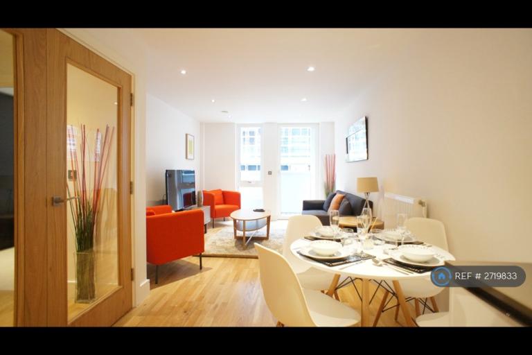 1 bedroom flat in Jubilee Court, London, SE10 (1 bed) (#2719833)