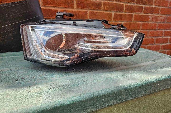 Xenon headlight audi a5  2012-2016