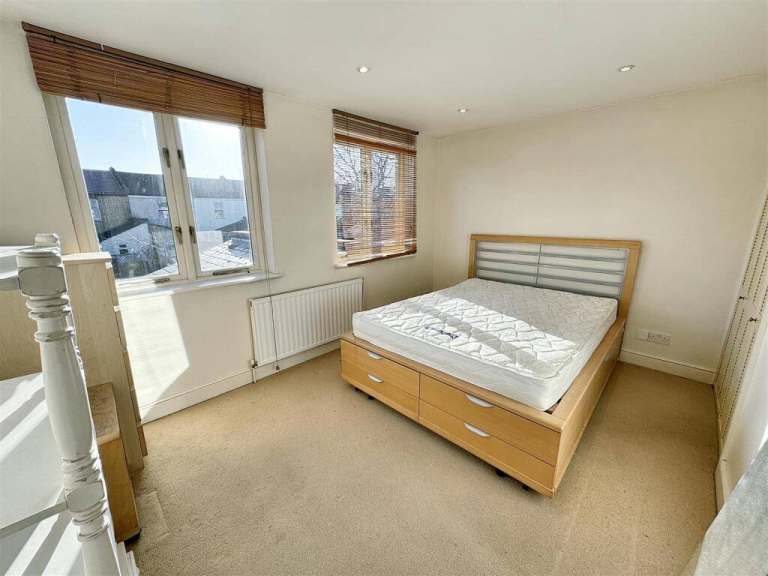 🏡🗝 Bright Double Room in a Quiet Area – All Bills Included – Bruce Grove 🏡🗝