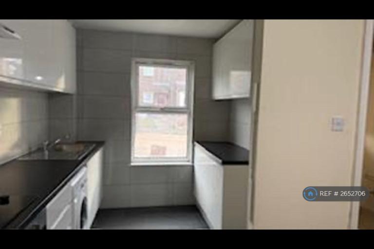 3 bedroom house in Thamley, Purfleet, RM19 (3 bed) (#2652706)