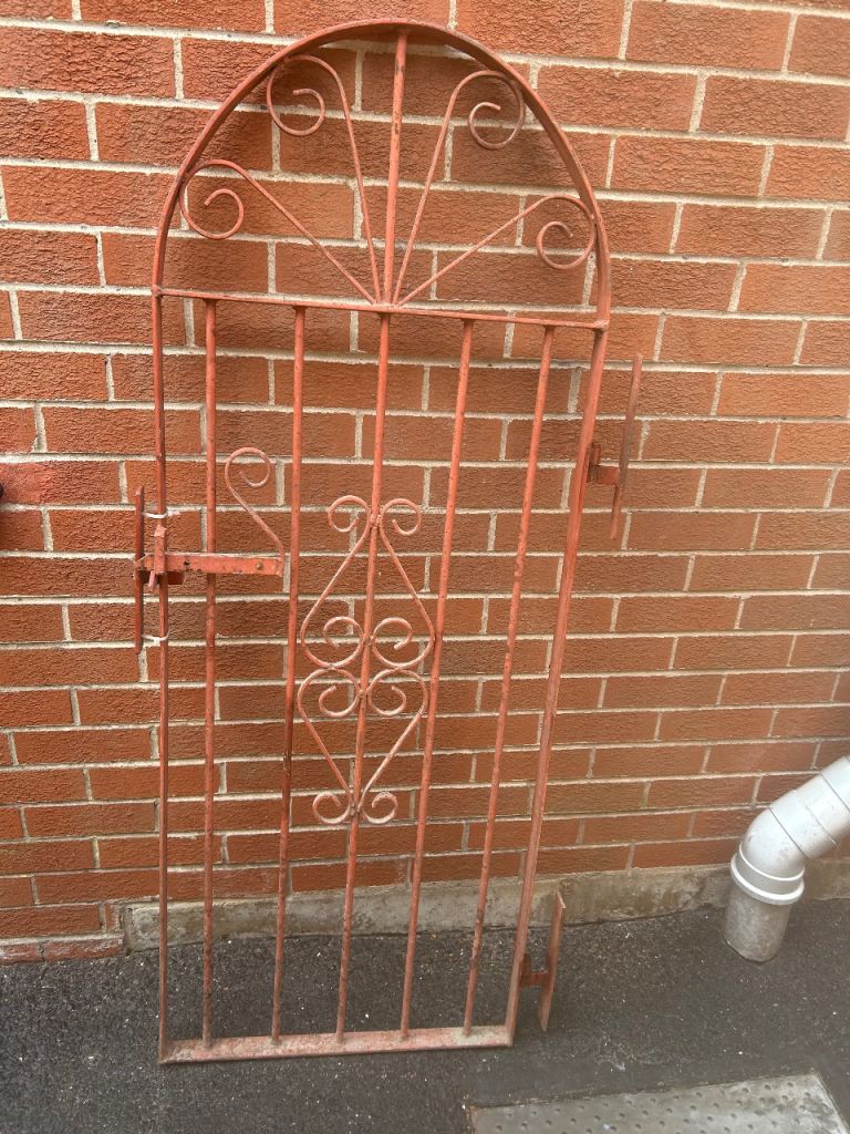 Red Metal Garden Gate with Arch Top – Fair Condition