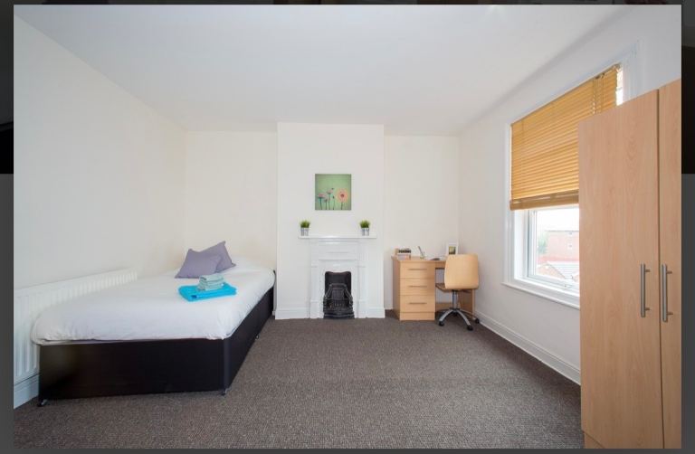 One Bedroom (Student) Hyde Park, 8 Hessle Avenue 