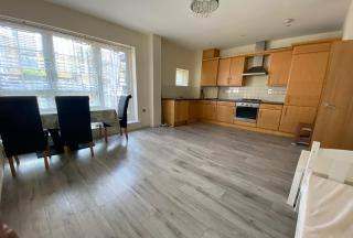 2 Bed Flat in rm1 near brewery with 1 car park space 