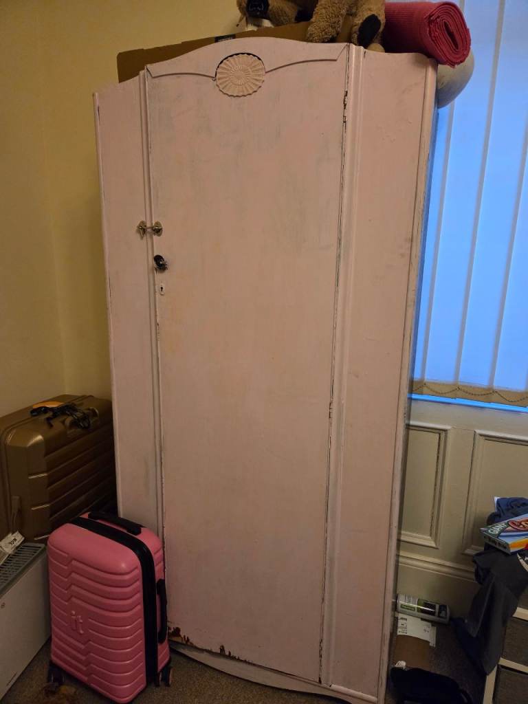 Free wardrobe 