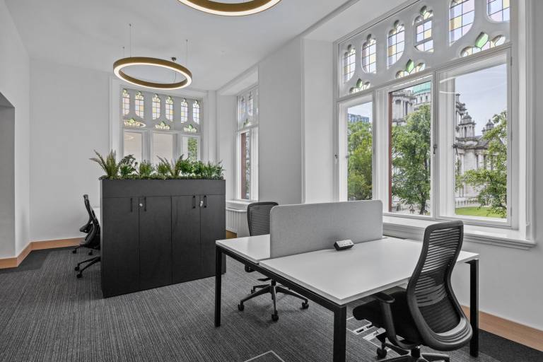 Belfast - BT1 5HB \ Small Office Space for 1 Person