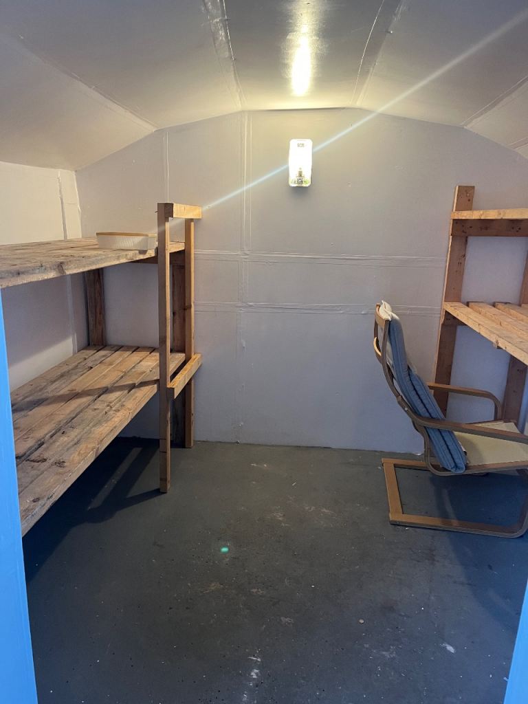 STORAGE Dry lined cellar store room in New Town 