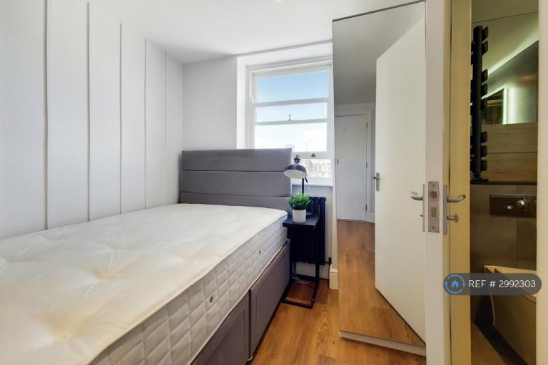 Studio flat in Gloucester Place, London, NW1 (#2992303)