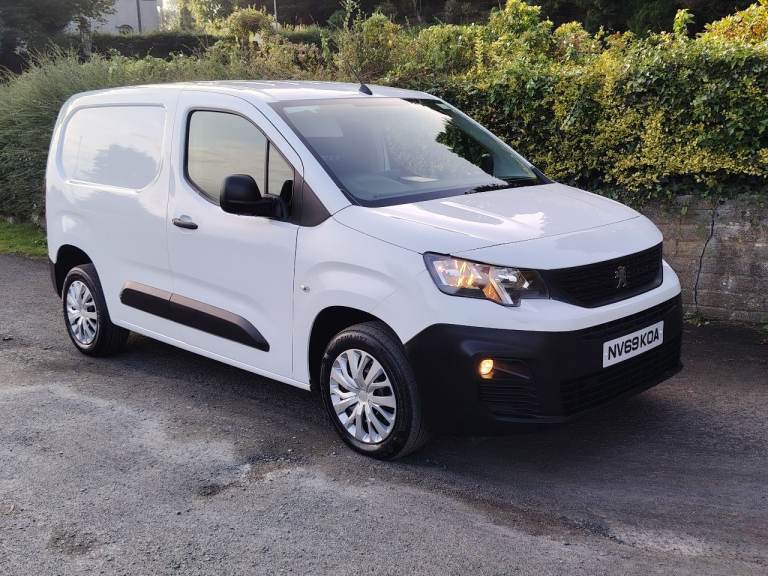 2020 Peugeot partner HDI DIESEL LIKE NEW NOT BERLINGO CONNECT