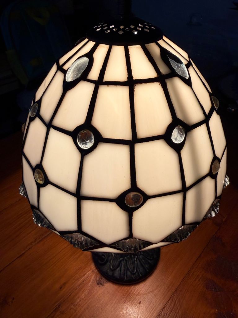 Lamp, Tiffany-style 
