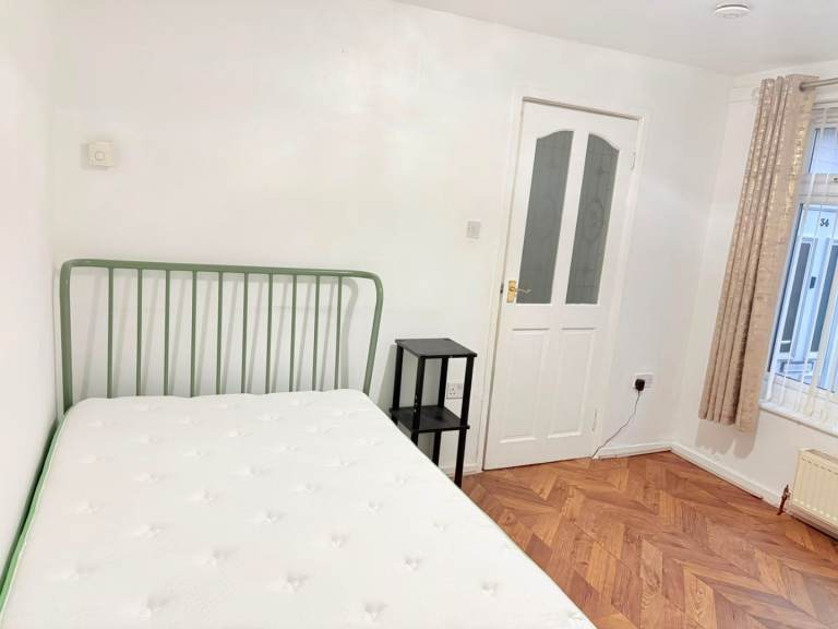 Room to rent 