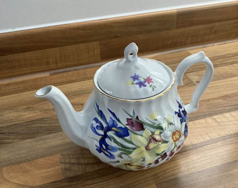 3 Decorative Tea Pots