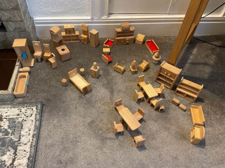 Wooden Dollhouse Furniture Set – Good Condition