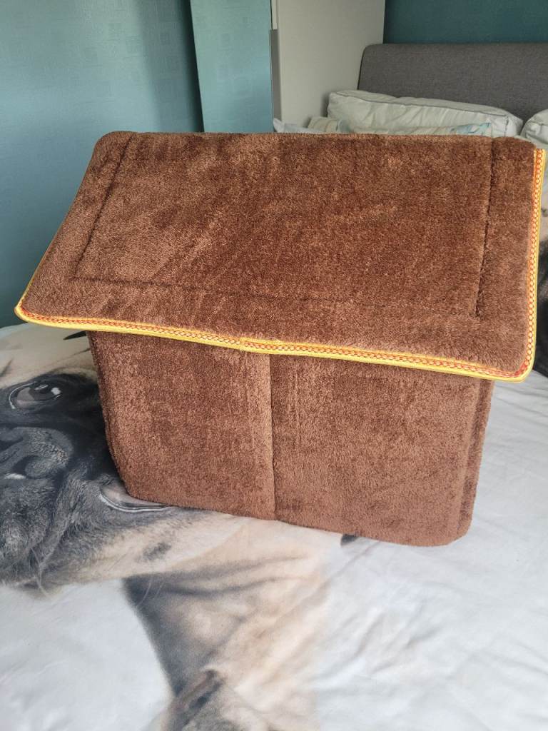 Dog bed 