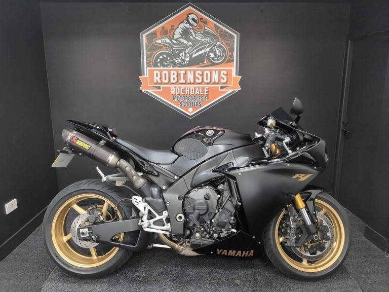 2010 60 Yamaha R1 with 11599 miles with six service stamps Akrapovic cans