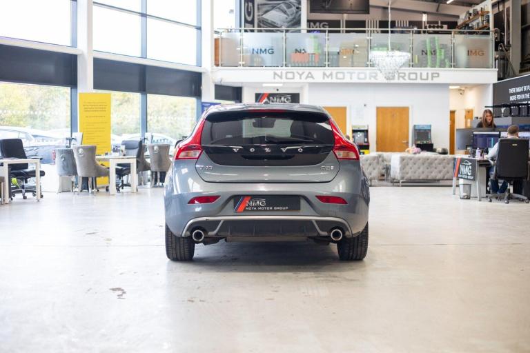 2019 Volvo V40 D2 [122] R DESIGN Edition 5dr Geartronic HATCHBACK DIESEL Automatic