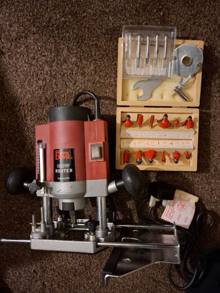 1020 WATT RED DEVIL ROUTER, WITH ATTACHMENTS
