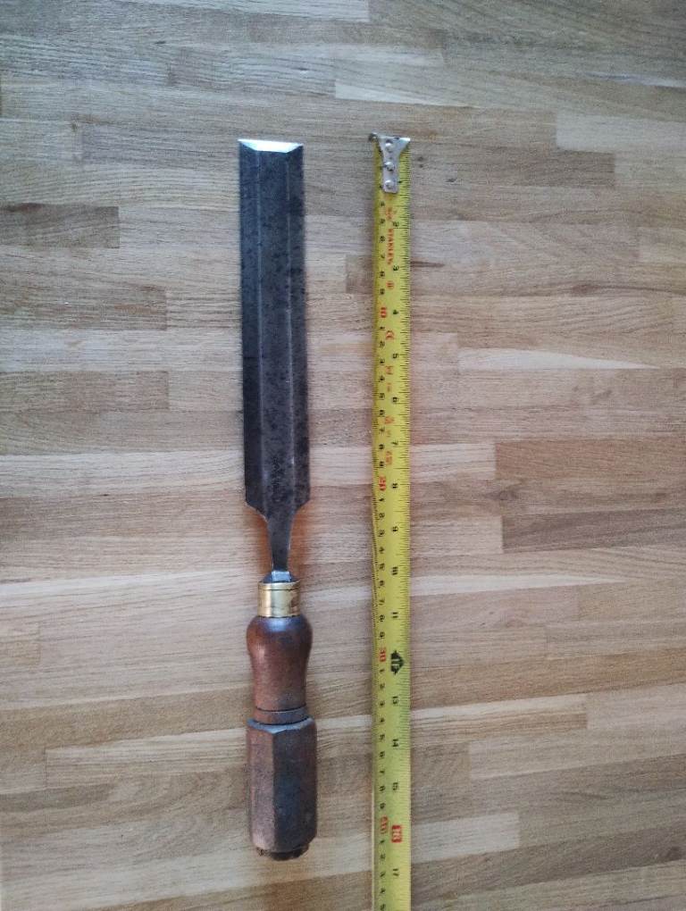 Chisel antique 